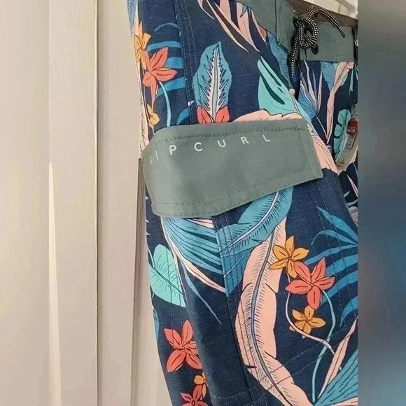 Rip Curl Boys Board Shorts Size 20 Tropical Pool vacation - Picture 3 of 5